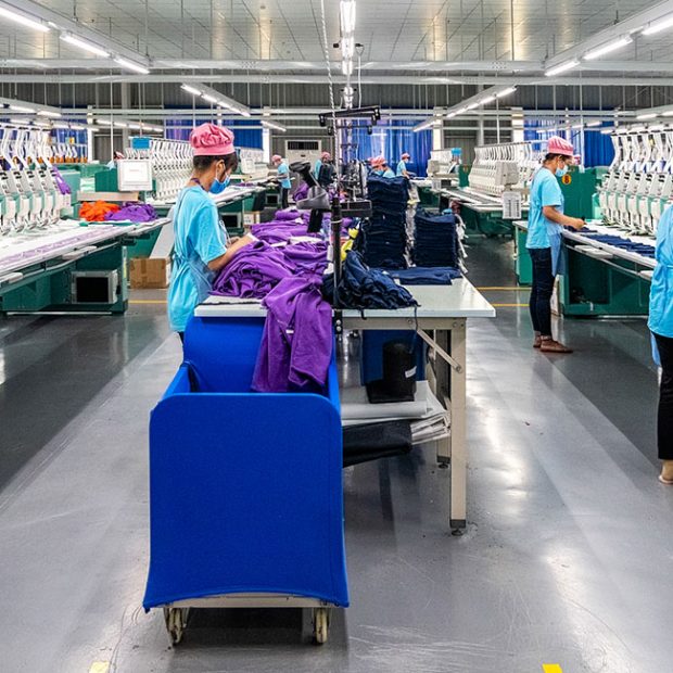 chuyển đổi số trong sản xuất hàng tiêu dùng