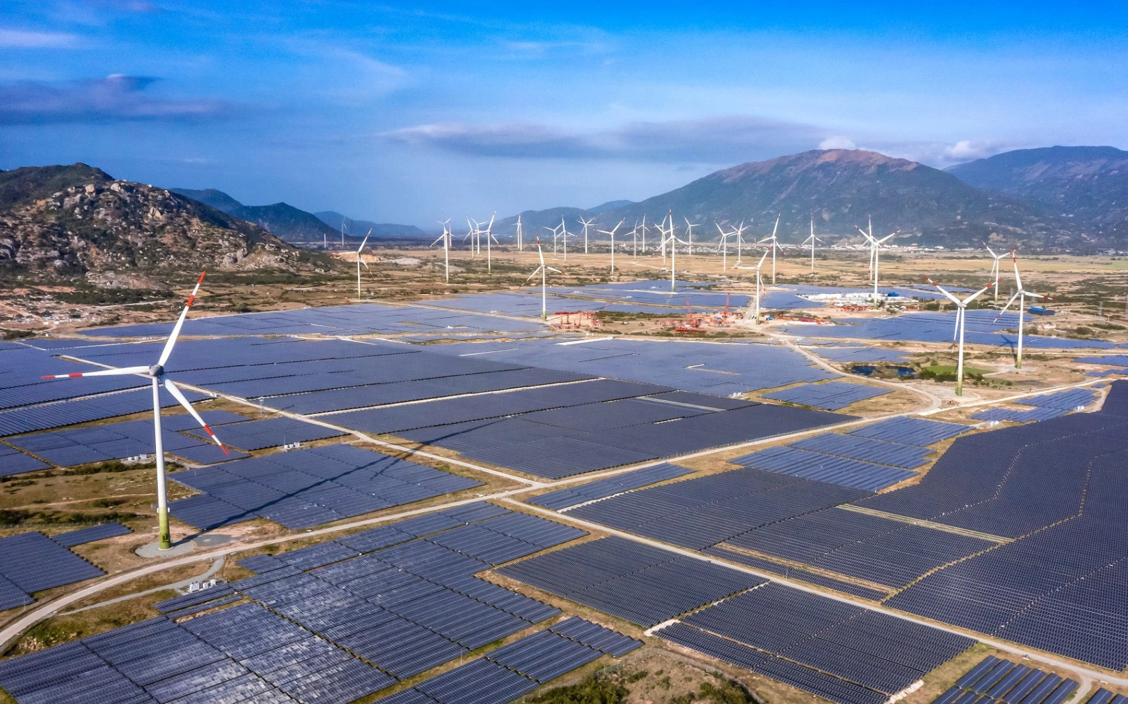 Trạm năng lượng mặt trời Trung Nam ở tỉnh Ninh Thuận