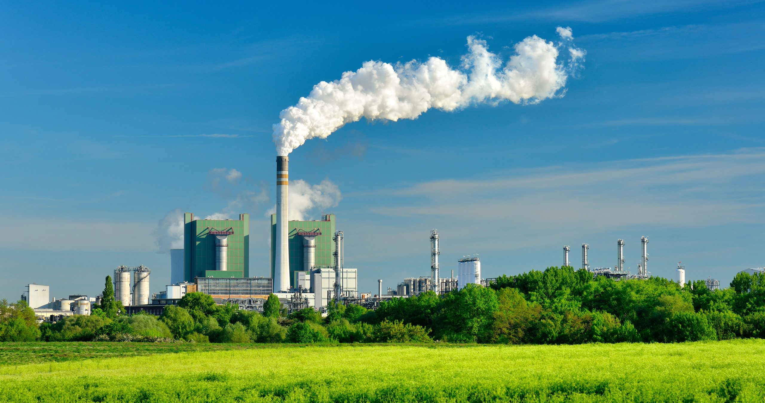 Giá tín chỉ carbon có mức dao động lớn, đặc biệt với các ngành phát thải mạnh như ngành nhựa