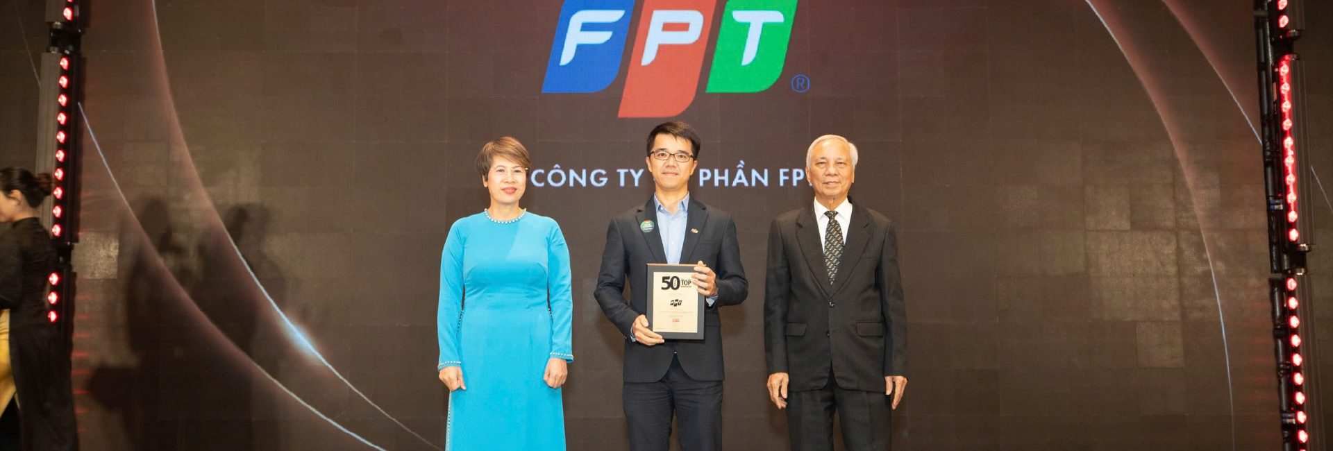 FPT lần thứ 13 liên tiếp đứng trong Top 50 Công ty kinh doanh hiệu quả nhất Việt Nam