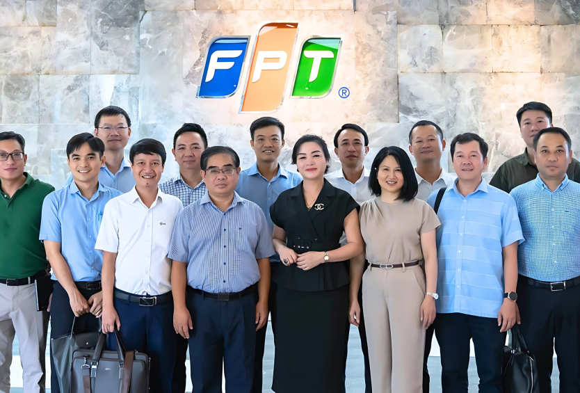 Đoàn Cán bộ Quản lý Cấp 2 Tập đoàn Điện lực Việt Nam đến thăm trụ sở FPT Digital